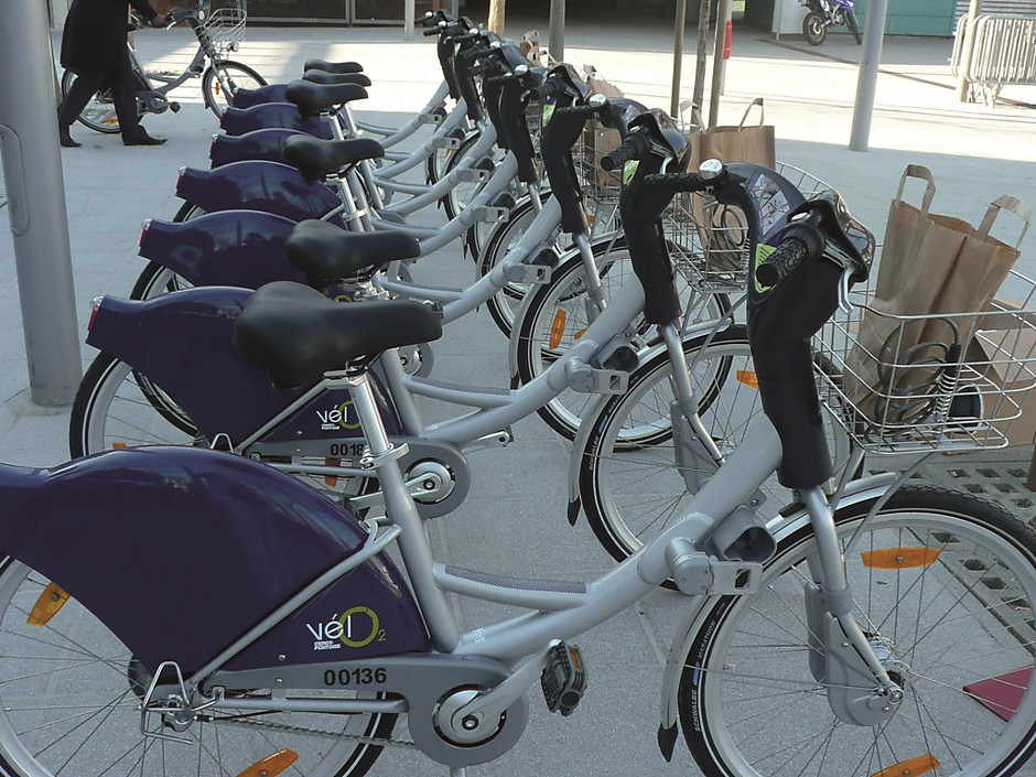 Mise en service des stations de vélo en libre service Vélo 2 en 2009 - voir en plus grand : (fenêtre modale)