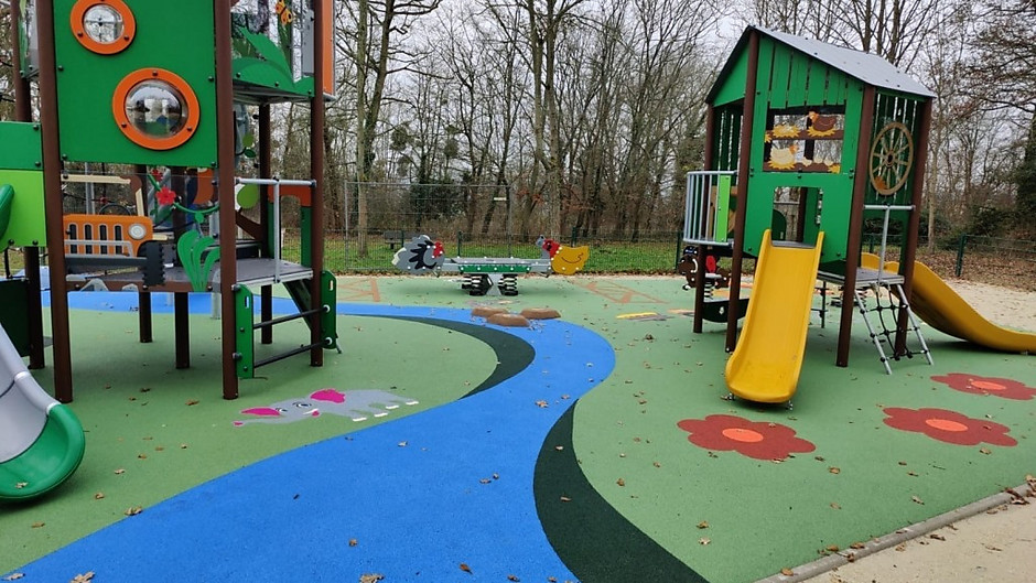 Nouvel aire de jeux pour enfants au parc de la Justice, 17 décembre 2022 - voir en plus grand : (fenêtre modale)
