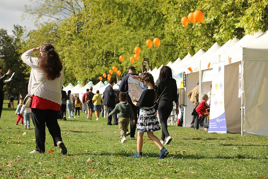 Journée des association au parc François Mitterrand, septembre - voir en plus grand : (fenêtre modale)