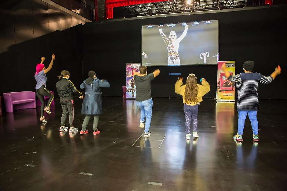 Cergyplay fait sa soirée à Visages du Monde, 19 novembre - voir en plus grand : (fenêtre modale)