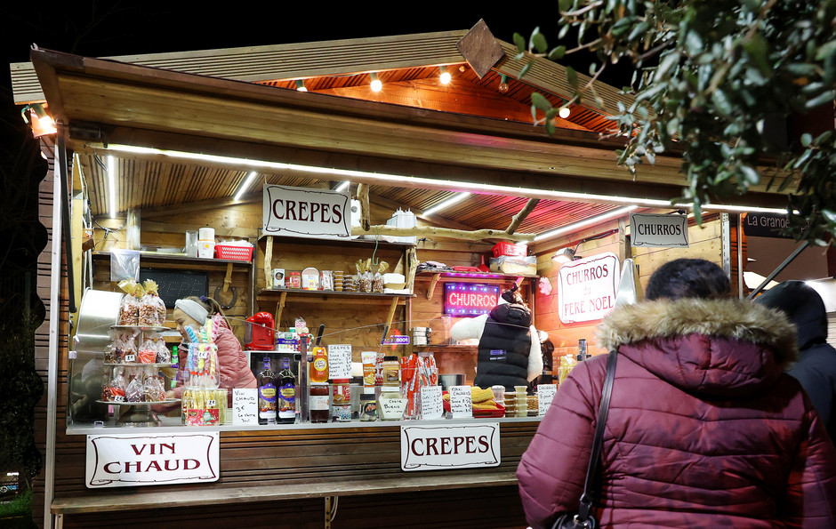 Fêtes foraines dans les quartiers Horloge et Hauts-de-Cergy, 12 décembre - voir en plus grand : (fenêtre modale)