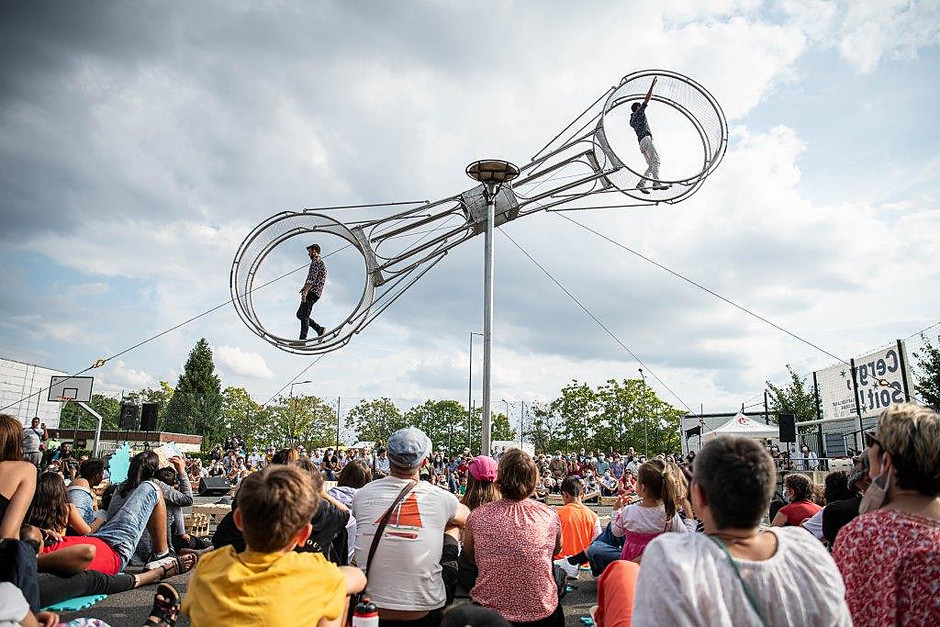 Cergy Soit ! Rendez-vous #4, La meute sur le plateau sportif de la Justice, 18 septembre - voir en plus grand : (fenêtre modale)