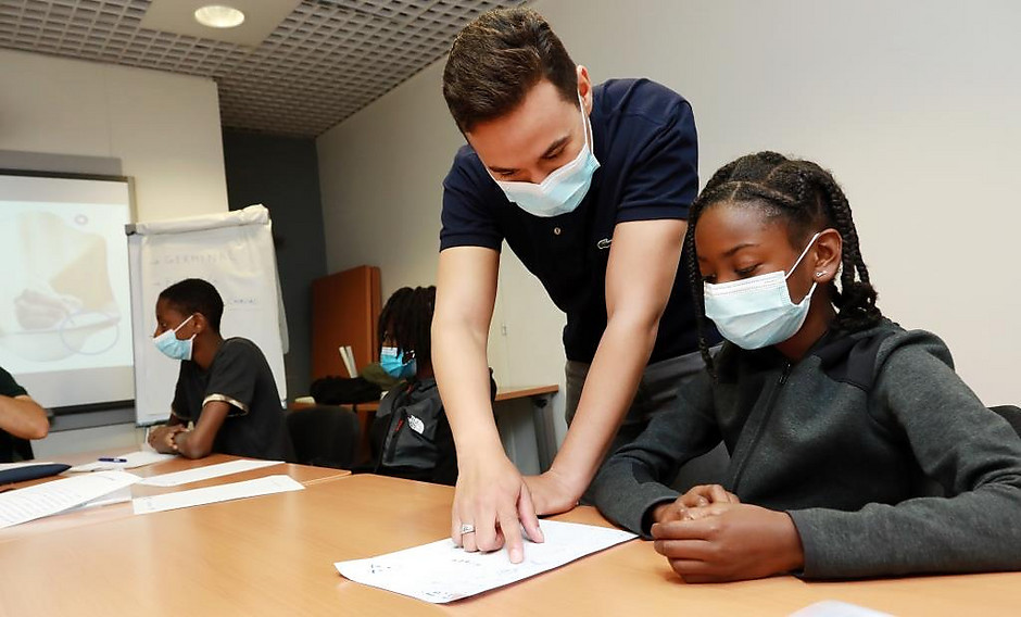 Dispositif Cahiers de vacances, stage de renforcement sos rentrée en français à l'Hôtel de ville, le 13 juillet - voir en plus grand : (fenêtre modale)
