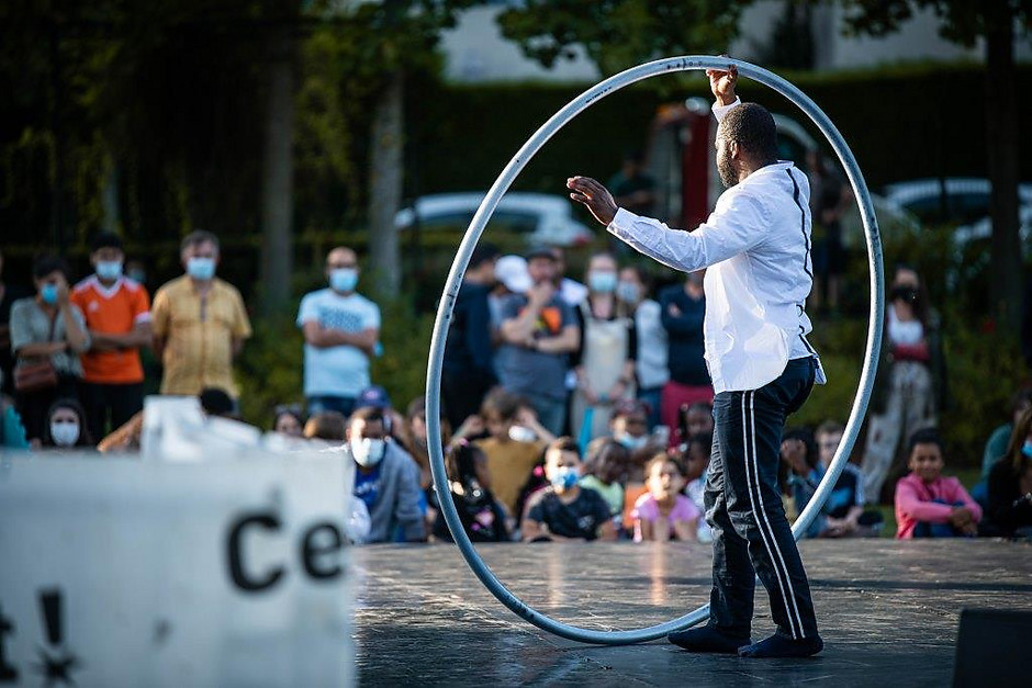 Cergy Soit ! Rendez-vous #3, Compagnie Clouds au square de la Vénus des loups, 11 septembre - voir en plus grand : (fenêtre modale)