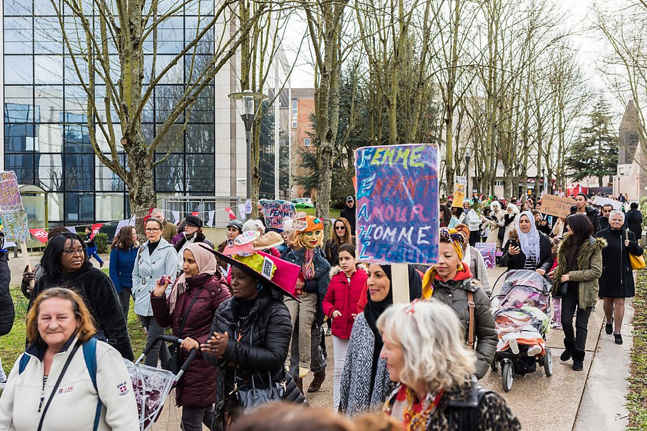 Marche pour l'égalité des droits des femmes - voir en plus grand : (fenêtre modale)