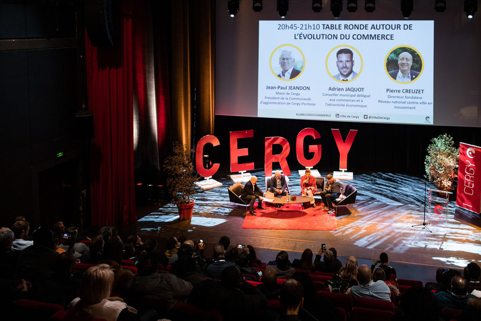 Cérémonie Label Cergy commerce à Visages du Monde, 24 janvier - voir en plus grand : (fenêtre modale)