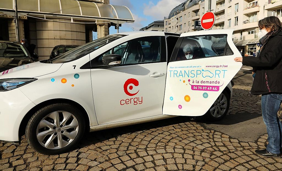 Transport à la demande pour les seniors avec la nouvelle Zoé électrique, le 25 janvier 2021 - voir en plus grand : (fenêtre modale)