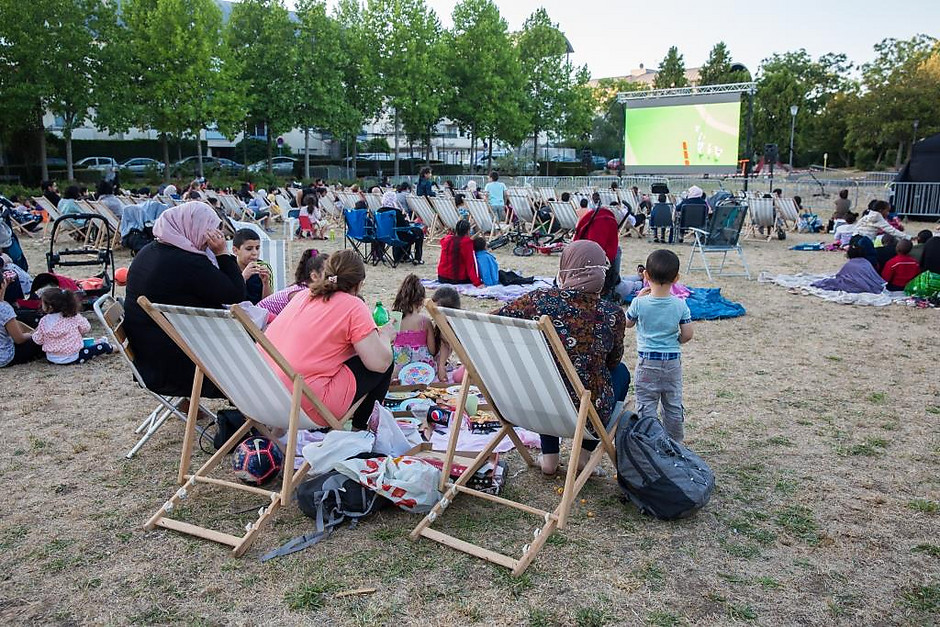 Séance de cinéma plein air au square de la Vénus des Loups, le mardi 28 juillet - voir en plus grand : (fenêtre modale)