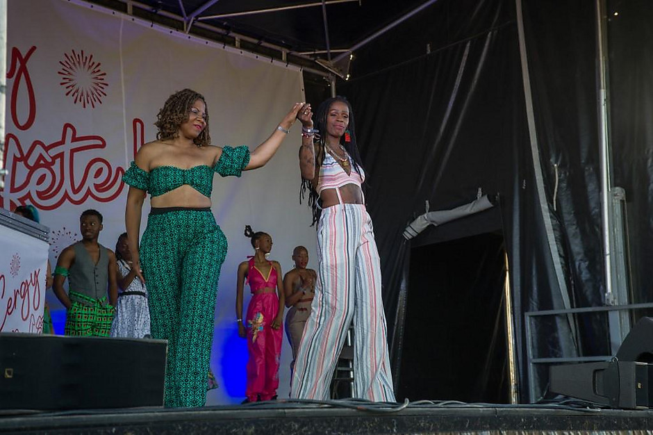Parade de Cergy en fête 2022, le 2 juillet - voir en plus grand : (fenêtre modale)
