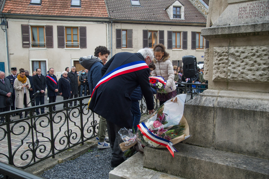 Cérémonie de commémoration, 11 novembre - voir en plus grand : (fenêtre modale)