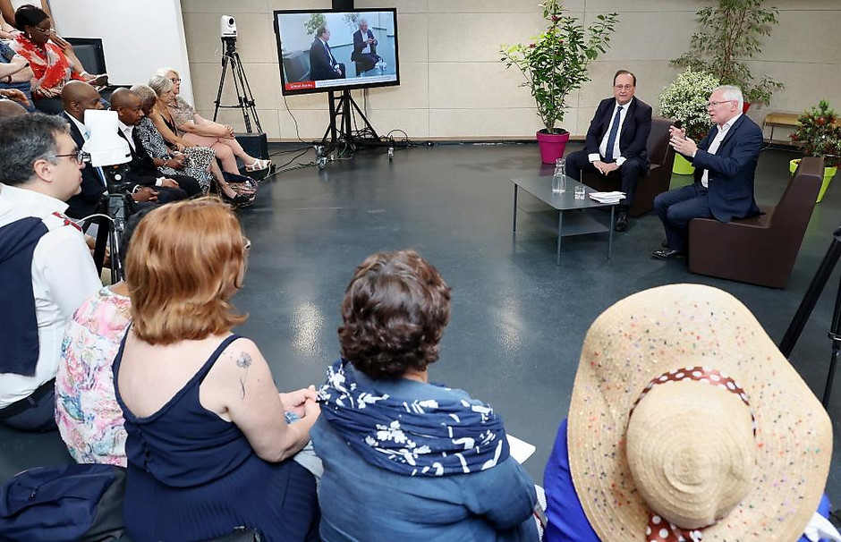 Le maire et François Hollande, le 17 juin dernier, à Cergy - voir en plus grand : (fenêtre modale)