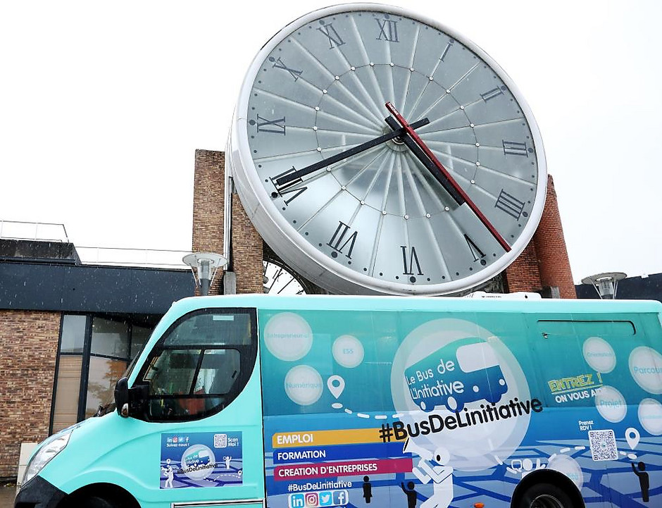 Bus initiative emploi dans le quartier Axe Majeur Horloge, le 5 octobre 2020 - voir en plus grand : (fenêtre modale)