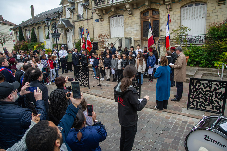 Cérémonie patriotique victoire 45 - voir en plus grand : (fenêtre modale)