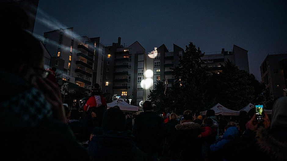 La légende du Père Noël, le 24 décembre à la place des Linandes - voir en plus grand : (fenêtre modale)