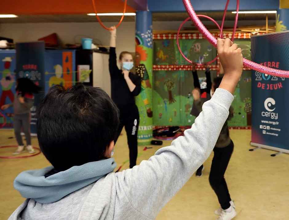 Semaine olympique et paralympique, gymnastique rythmique au groupe scolaire du Ponceau, du 1er au 5 février 2021 - voir en plus grand : (fenêtre modale)