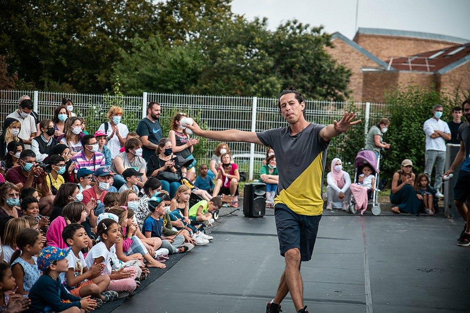 Cergy Soit ! Rendez-vous #2, Compagnie Scratch à Courdimanche, 4 septembre - voir en plus grand : (fenêtre modale)
