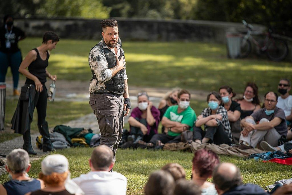 Cergy Soit ! Rendez-vous #4, Les batteurs de pavés dans le parc de la maison d'Anne et Gérard Philipe, 18 septembre - voir en plus grand : (fenêtre modale)