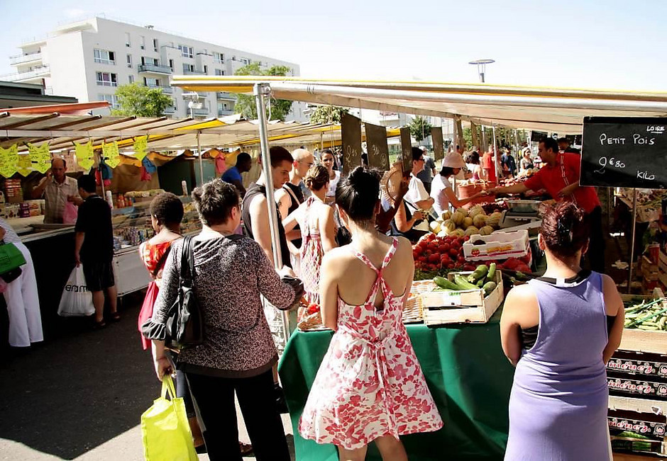 Création du marché des Hauts-de-Cergy en 2010 - voir en plus grand : (fenêtre modale)
