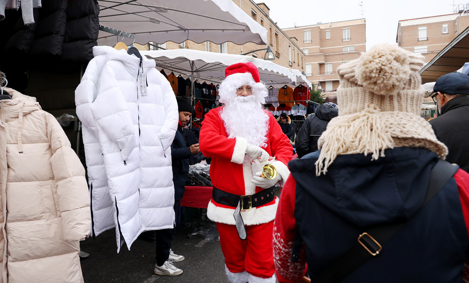 Animation Père Noël sur le marché AMH, 10 décembre - voir en plus grand : (fenêtre modale)