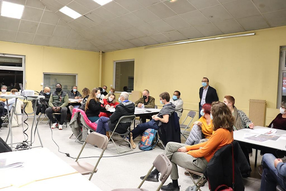 Forum de quartier au LCR des Linandes, 13 décembre - voir en plus grand : (fenêtre modale)