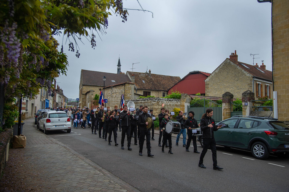 Cérémonie patriotique victoire 45 - voir en plus grand : (fenêtre modale)