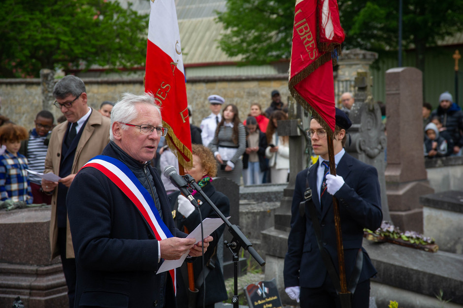 Cérémonie patriotique victoire 45 - voir en plus grand : (fenêtre modale)