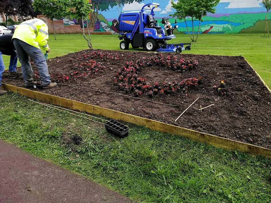 Jardinière située à l'angle de l'avenue du Hazay et de l'avenue du Terroir. - voir en plus grand : (fenêtre modale)
