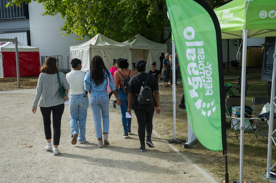 Journée des associations dans le parc François Mitterrand (Grand Centre), 3 septembre - voir en plus grand : (fenêtre modale)