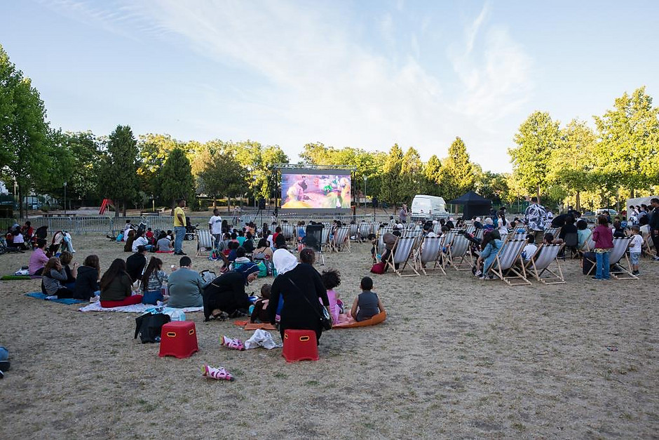 Séance de cinéma plein air au square de la Vénus des Loups, le mardi 28 juillet - voir en plus grand : (fenêtre modale)