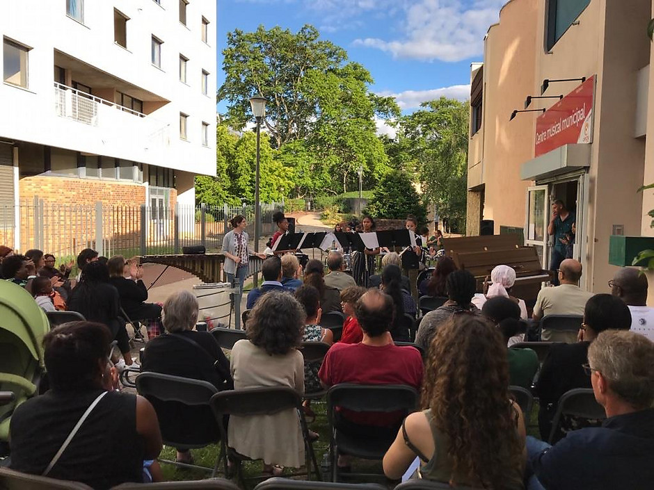 Le Centre Musical Municipal fête la musique, place des Linandes. - voir en plus grand : (fenêtre modale)