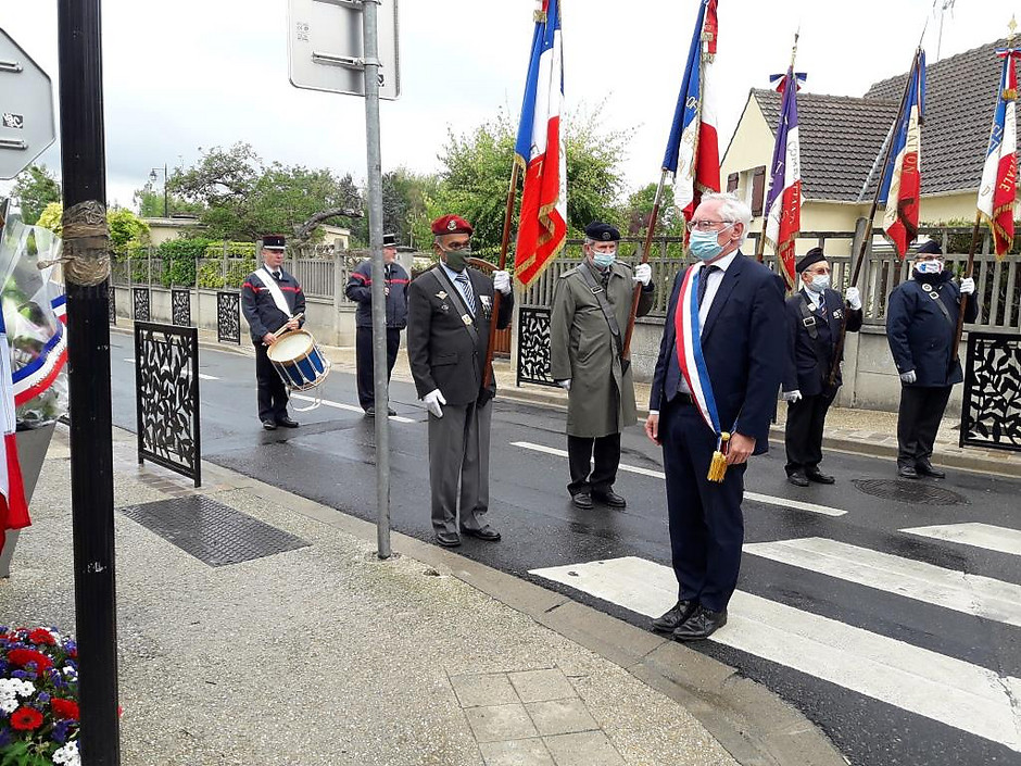 Cérémonie de commémoration de la libération de Cergy, le dimanche 30 août - voir en plus grand : (fenêtre modale)