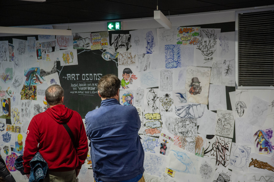 Vernissage de l'exposition "Sorties de cours" - voir en plus grand : (fenêtre modale)