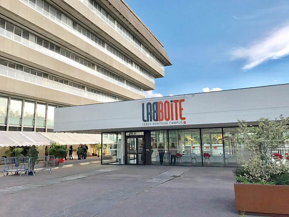 Inauguration du FabLab, première pierre du futur campus universitaire international, en 2017 - voir en plus grand : (fenêtre modale)