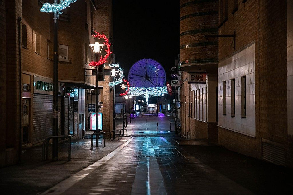 Illuminations de Noël le 7 décembre, à la rue de l'Abondance - voir en plus grand : (fenêtre modale)