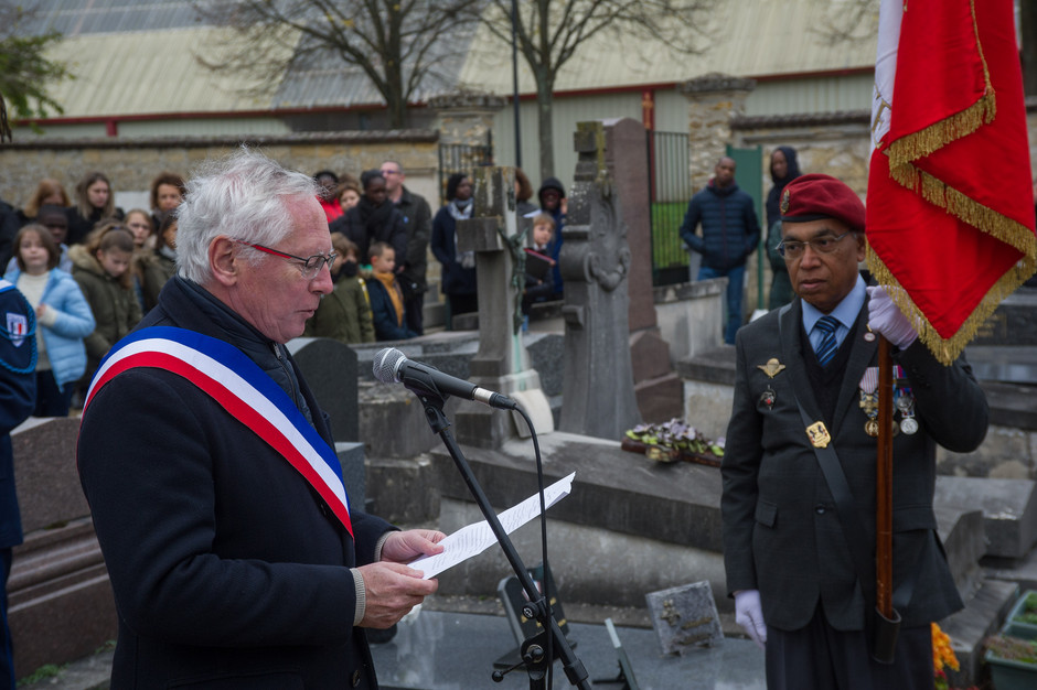 Cérémonie de commémoration, 11 novembre - voir en plus grand : (fenêtre modale)