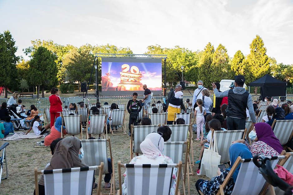 Séance de cinéma plein air au square de la Vénus des Loups, le mardi 28 juillet - voir en plus grand : (fenêtre modale)