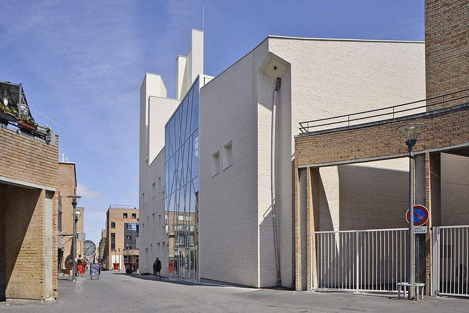 Le centre socio-culturel le Douze - aprés travaux - voir en plus grand : (fenêtre modale)