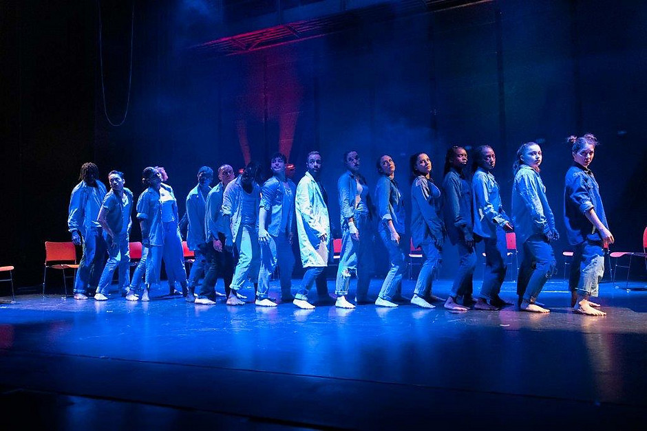 Spectacle de fin d'année intitulé "Textes" - voir en plus grand : (fenêtre modale)