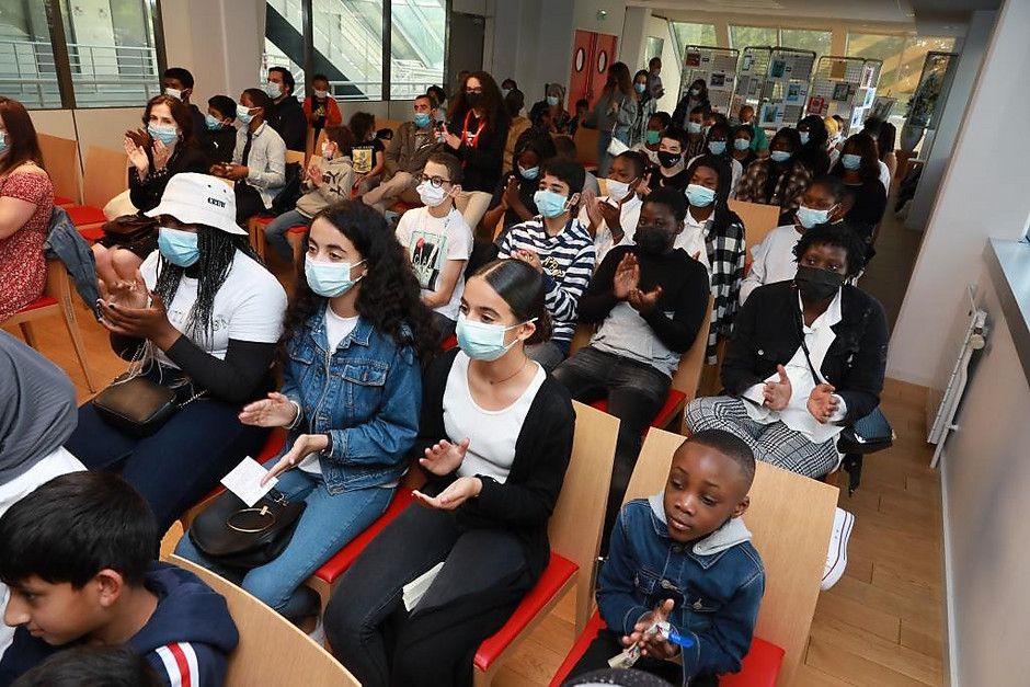 Cérémonie de clôture du Conseil des jeunes, 1er juillet à l'Hôtel de ville - voir en plus grand : (fenêtre modale)