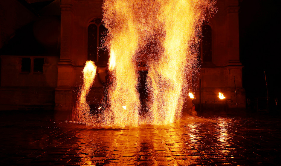 Faites des lumières : parade lumineuse, spectacle de feu et atelier de Noël au Village, 18 décembre - voir en plus grand : (fenêtre modale)