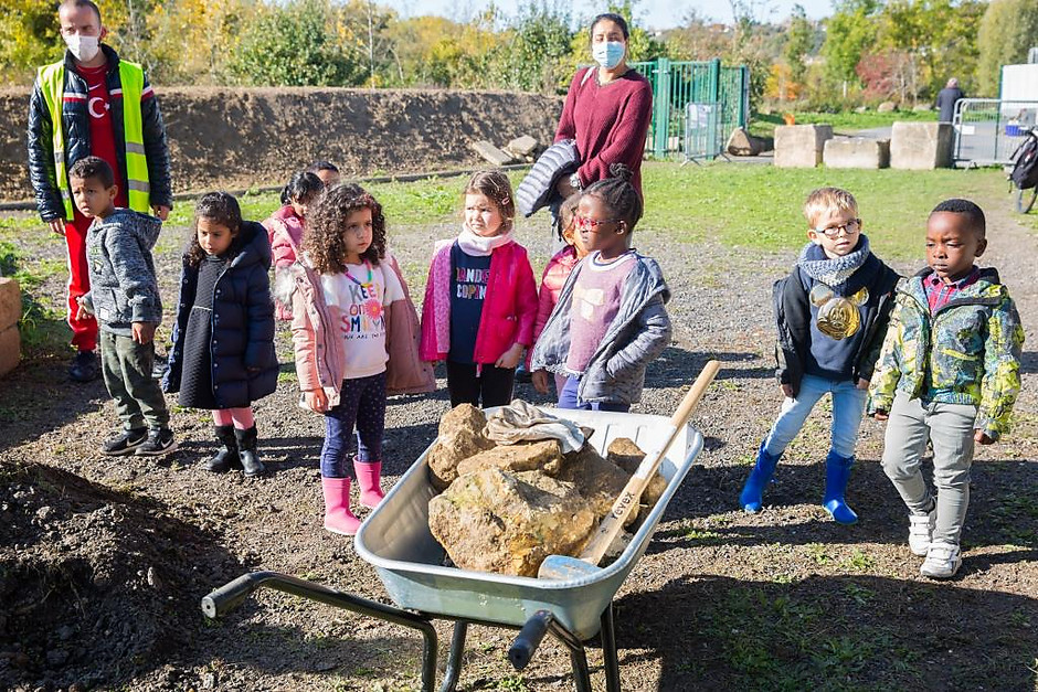 Atelier pédagogique au potager Label Vie de Cergy Village - voir en plus grand : (fenêtre modale)