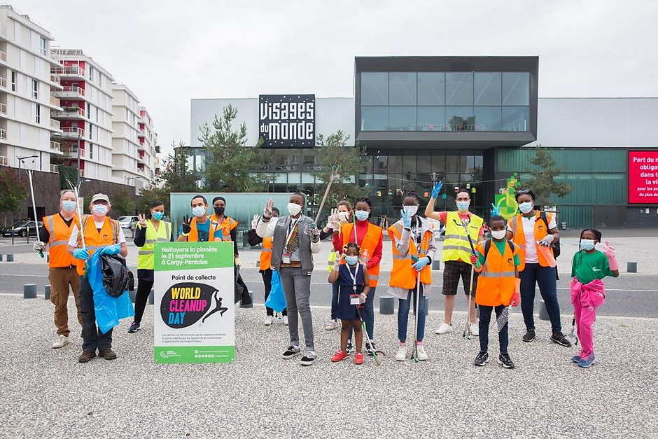 World CleanUp Day avec le Conseil des jeunes le 19 septembre, Hauts-de-Cergy - voir en plus grand : (fenêtre modale)