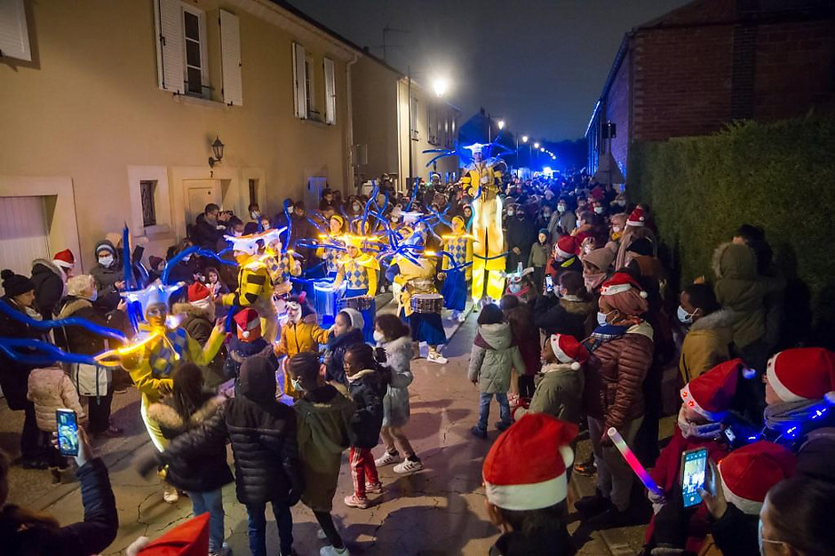 Fêtes des lumières le 19 décembre 2021, à la MJC du Village - voir en plus grand : (fenêtre modale)