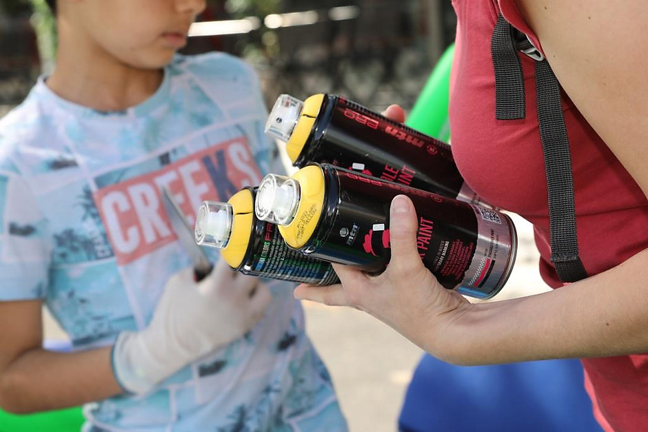 Atelier LEGO® poteaux sur la place du Nautilus avec l'association les Ateliers Arrosés, le mercredi 8 juillet - voir en plus grand : (fenêtre modale)