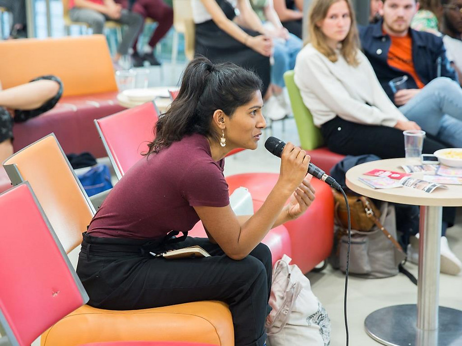Conférence "Rap : y a-t-il une place pour les femmes ?", à l'ESSEC. - voir en plus grand : (fenêtre modale)