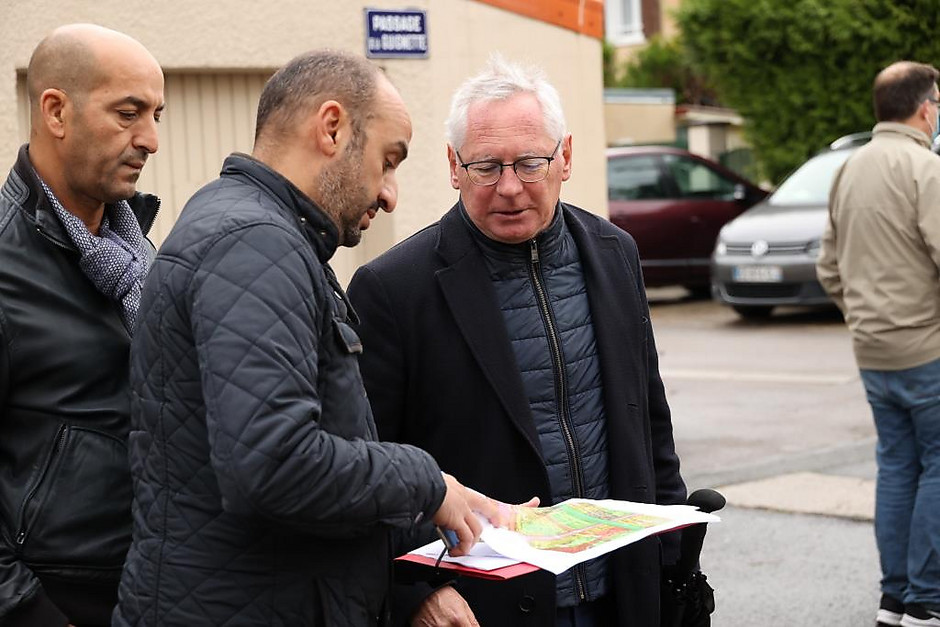 Visites du maire et des élus de proximité dans les îlots Genottes et Bontemps, 30 octobre - voir en plus grand : (fenêtre modale)