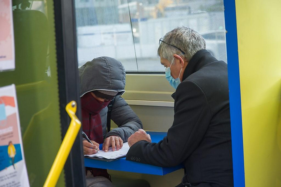 Passage du Bus initiative emploi le 22 novembre, à Cergy Préfecture - voir en plus grand : (fenêtre modale)