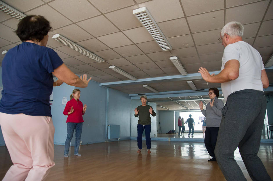 Gymnastique QI Qong au centre de loisirs du bois de Cergy, 5 octobre - voir en plus grand : (fenêtre modale)