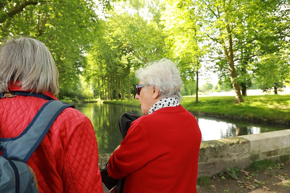 Balade poétique des seniors le long de la coulée verte, le 7 juillet - voir en plus grand : (fenêtre modale)