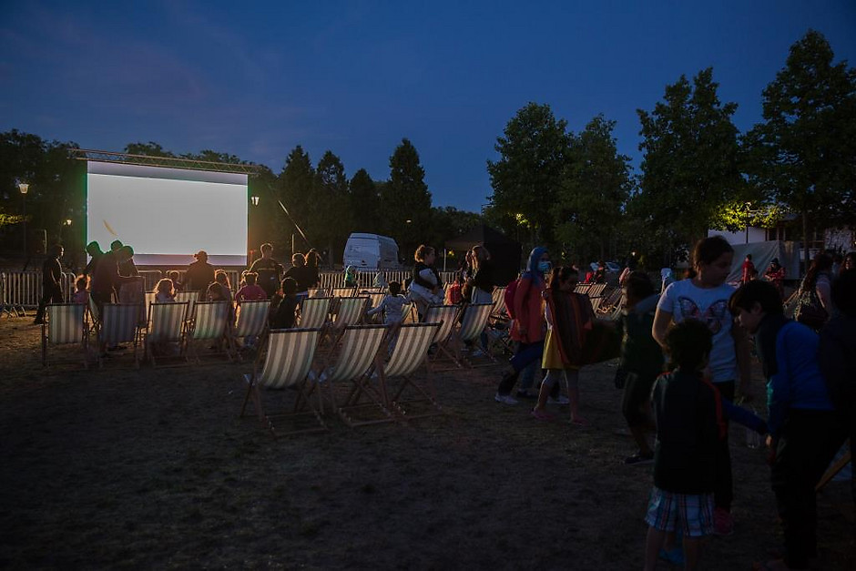 Séance de cinéma plein air au square de la Vénus des Loups, le mardi 28 juillet - voir en plus grand : (fenêtre modale)